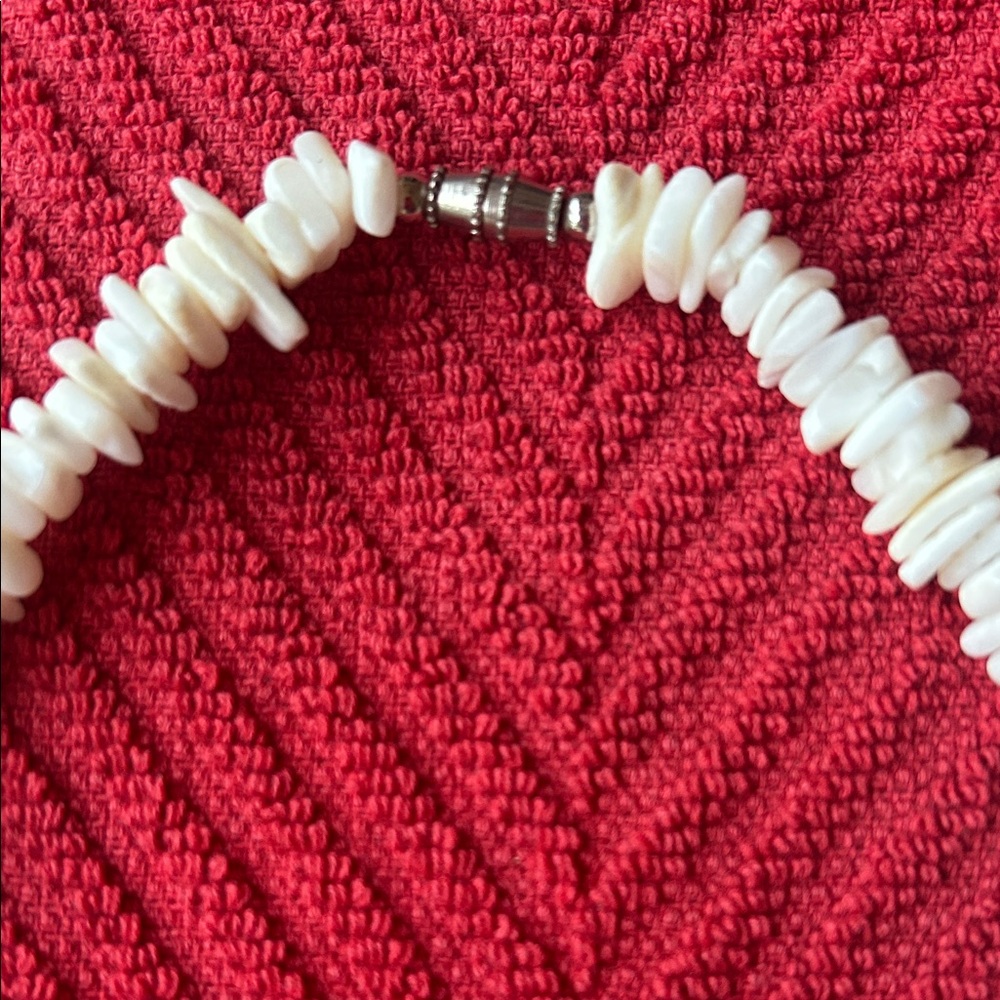 White Shell Necklace Set - Picture 2 of 5